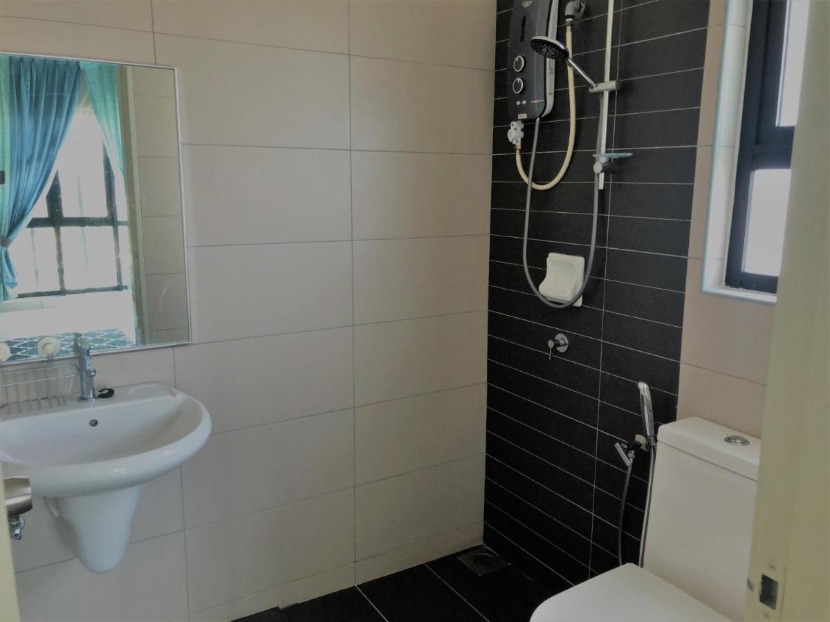 VistaMuslim Homestay Cheras Luaran gambar